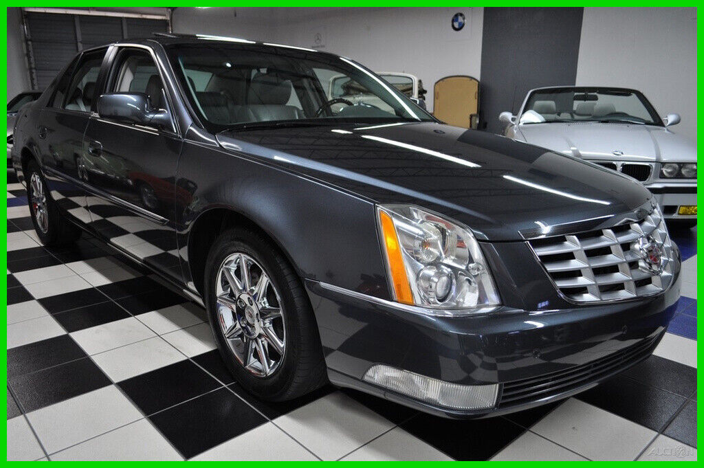 2011 Cadillac Dts One Owner - 44k Miles - Absolutely Stunning!